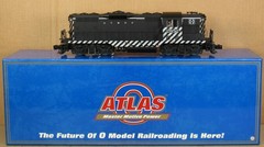 Atlas O 1906-2 Santa Fe “Zebra” GP-9 Diesel Engine w/TMCC/RS/CC O-Gauge NOS *