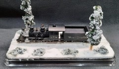HOn3 SCALE 9″ SINGLE TRACK DISPLAY CASE – WINTER SCENE- FOR ANY HOn3 TRAIN