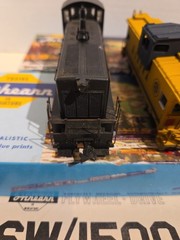 Athearn HO Southern #2400 SW-1500 Diesel Engine DC/ Alaska Railroad Caboose