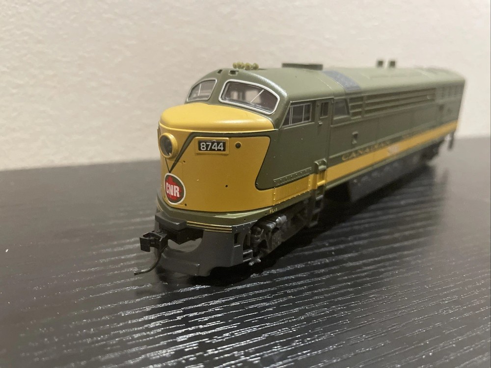 PROTO 1000 POWERED C-LINER CANADIAN NATIONAL CN RAIL ENGINE LOCOMOTIVE HO SCALE