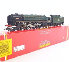 Hornby OO HO British Railways Class BRITANNIA “ROYAL DUTIES” Steam Locomotive MB