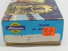 Athearn Blue Box Burlington Northern GP50 Diesel Engine #3114-Unpowered Dummy