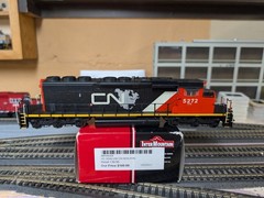 CS INTERMOUNTAIN GMD SD40-2W: CN CANADIAN NATIONAL CNNA MAP #5272 – ITEM #49304