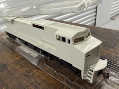 Bachmann HO Scale Undecorated EMD GP40-2 Diesel Locomotive DCC On Board NOS