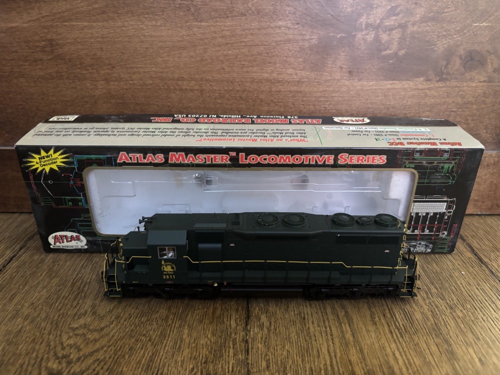 Atlas Classics HO Central of New Jersey SD-35 Low Nose Locomotive Runs Well