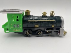 Toysmith Steam Locomotive Green/Black/Gold/Silver Plastic 05/21/325