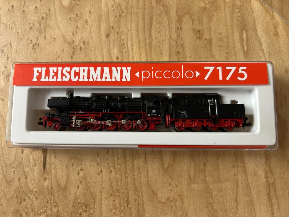 Fleischmann N 7175 Loco w Dog House Tender