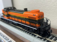 GREAT NORTHERN – ALCO RS-2 ROAD SWITCHER LOCO DC/DCC Ready HO Scale NEW KATO OOP