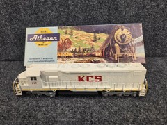 Athearn HO Blue Box Kansas City Southern SD40-2 Engine #647-Unpowered Dummy