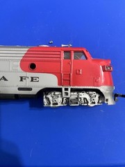 HO Scale Bachmann Santa Fe Warbonnet F Series Locomotive #307 DC