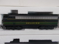 STEWART / KATO~ READING F3A & F3B ~ BOTH POWERED LOCOMOTIVES~NIB~HO SCALE~LOT A