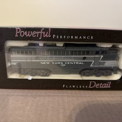 HO MRC Platinum Series New York Central F7A Powered Diesel Locomotive NYC #1830