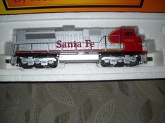 😎-RAIL KING by M.T.H. SANTA FE- #8300 3 RAIL–SD-90 MAC DIESEL w/PROTO SOUND😎