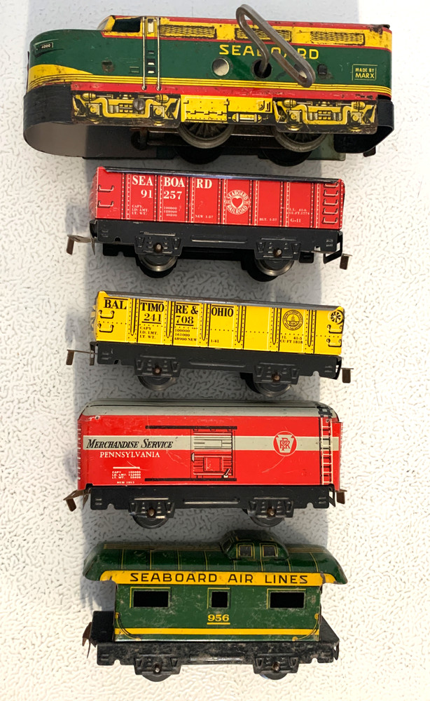Marx 4000 SeaBoard O Gauge Wind Up Locomotive ,3 freight cars & Caboose