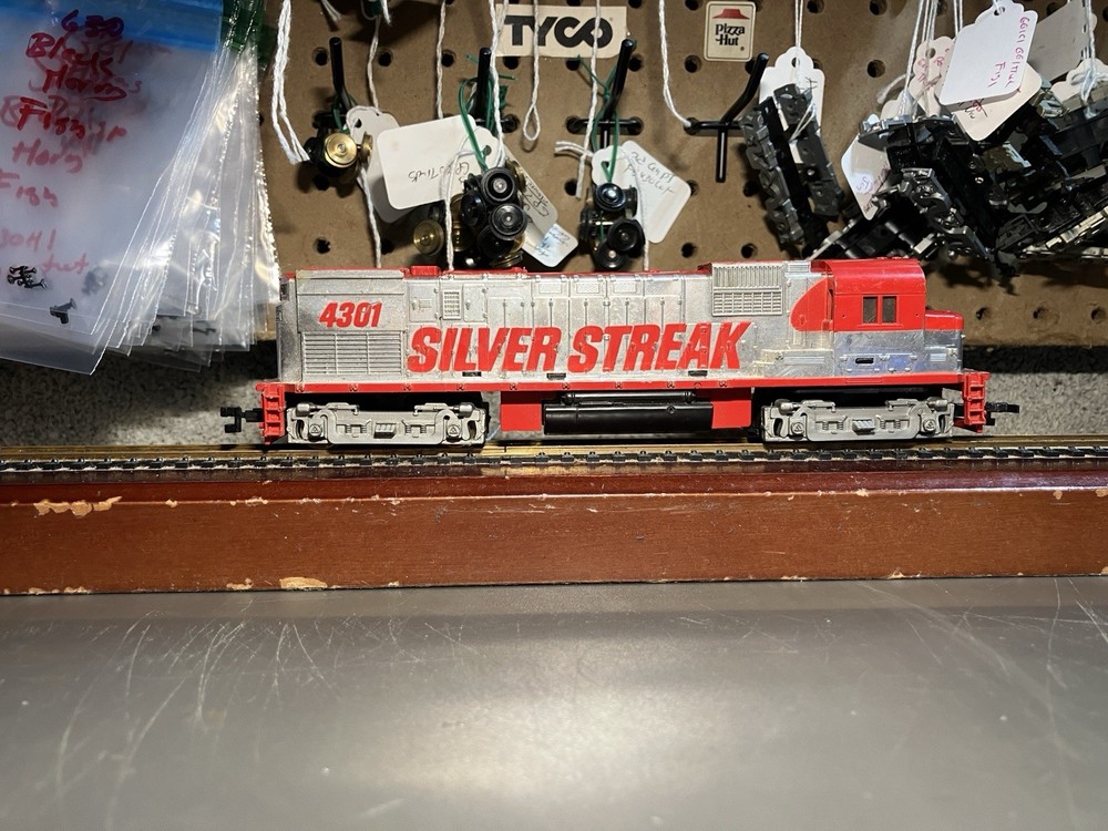 TYCO HO 4301 Alco 430 Silver Streak Diesel Engine Dummy