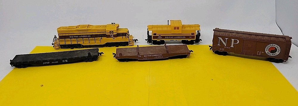 Lot 5 Cox HO Railroad Cars Big Pine Lumber/Northern Pacific NOT Tested Hong Kong