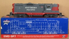 USA Trains R22111 Southern Pacific Bloody-Nose GP-9 Diesel Engine G-Gauge LNIB *