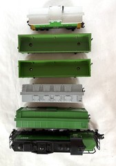 American Flyer Burlington Northern GP-20 Engine, Caboose, Box Car, Hopper, 2 Gon