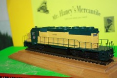 H0 Athearn* Genesis Northwestern Lighted Locomotive #6926 & A Decorated Caboose