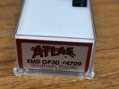 ATLAS 4709 EMD GP-30 DIESEL LOCOMOTIVE -SOUTHERN PACIFIC #5017