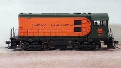 New Haven Railroad HH660 Diesel Locomotive 0923 Atlas 10000426 W/ DCC Plug