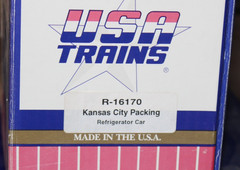 USA TRAINS G PLASTIC MODELS USA TRAINS LOT OF 5 ASSORTED BOX CARS