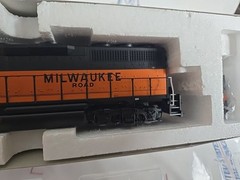 HO Scale 9187 Atlas Milwaukee Road MILW GP-40 Low Nose # 2034 – DC / DCC Decoder