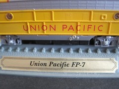 Del Prado USA Union Pacific FP 7 Locomotive Train Model1:160 Scale