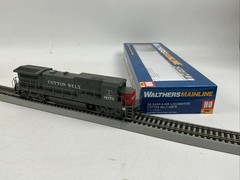 Walthers Mainline 910-9555 GE Dash 8-40B Locomotive Cotton Belt #8078