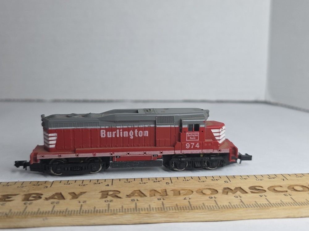 As Is Arnold Rapido N Scale GP30 Diesel Locomotive Burlington 974 Runs Poorly