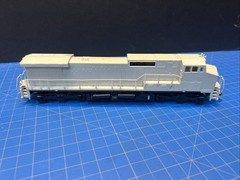 Bachmann Spectrum 83501 8-40CW Loco UNDECORATED DCC On Board Body Not Secured