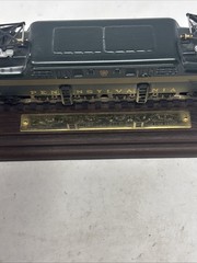 Vintage Hallmark LIONEL 2332 Pennsylvania GG-1 Train – Century Club. Read