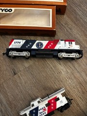 Tyco HO Model Train Spirit of 76 Powered locomotive and caboose railroad w/box