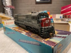 Athearn Southern Pacific #3503 HO Powered Locomotive 8634