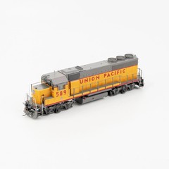 Rapido ~ HO Scale ~ EMD GP40 ~ Union Pacific #589 ~ DC/Silent ~ 040027