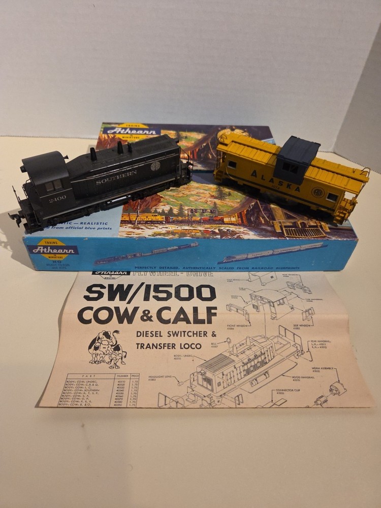 Athearn HO Southern #2400 SW-1500 Diesel Engine DC/ Alaska Railroad Caboose