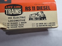 Life Like HO Scale T232 “Undecorated” RS-11 Diesel Road Switcher Locomotive Runs