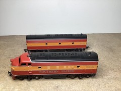 Athearn SP Daylight Passenger Train HO 1 F7A pwr(super-geared1 F7B dmy 4 cars DC