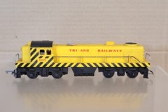 TRIANG R155 TR YELLOW DIESEL SWITCHER LOCOMOTIVE 5007 from 1959 om