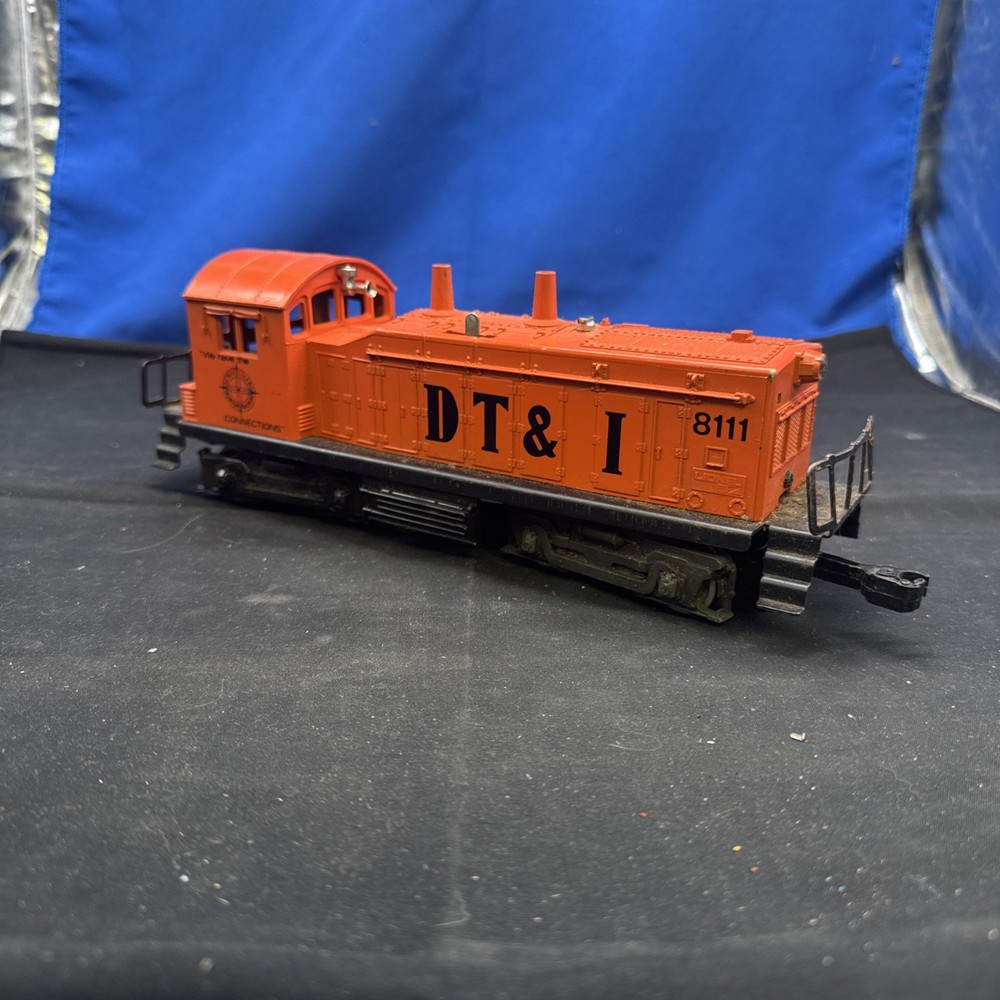 Lionel 6-8111 O Gauge DT&I NW-2 Switcher Diesel Locomotive EX