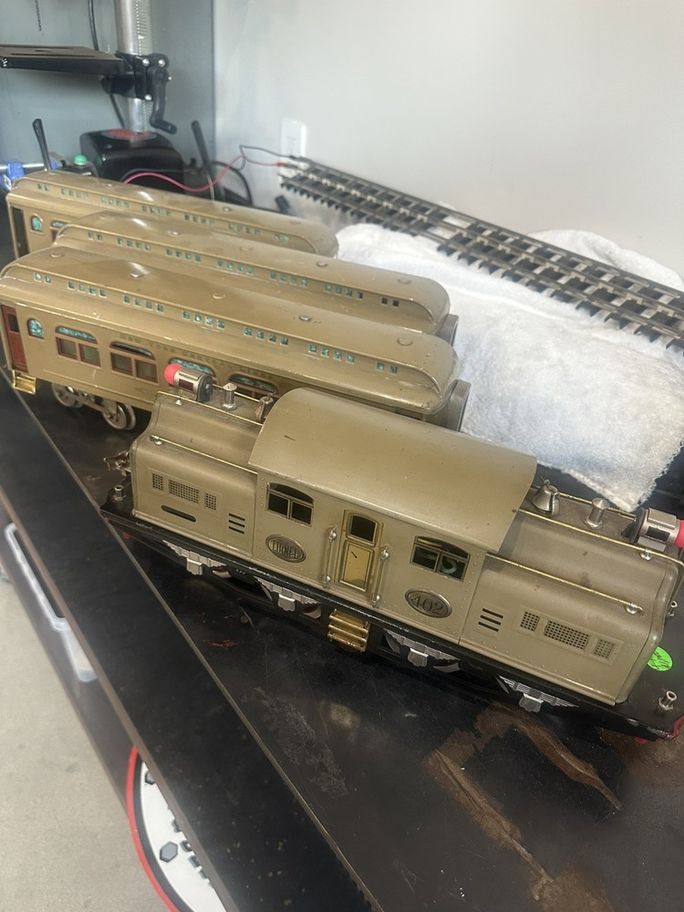 Lionel 402, 418, 419, 490 Passenger Set Standard Gauge, Runs and Lights Work!