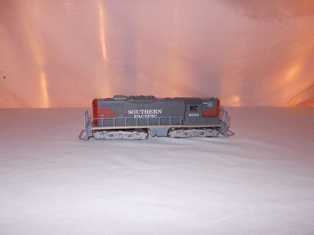 AMERICAN FLYER 370/8000 SOUTHERN PACIFIC CUSTOM SWITCHER LOT #P-28
