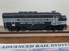 NEW YORK CENTRAL NYC EMD F3A LOCO – DC / DCC Ready ” GRAY STRIPE ” HO Scale NEW