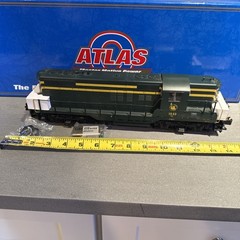 Atlas O scale 1412-2 Jersey Central GP-9 Locomotive #1532 (3 Rail TMCC) With box