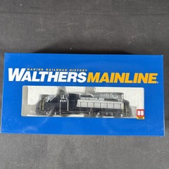 WALTHERS MAINLINE HO SCALE EMD GP9 PH II LOCOMOTIVE NORFOLK SOUTHERN #2001