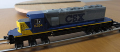 Kato 37-2706 HO gauge EMD SD40-2 CSX yellow grey and blue livery – no.8204