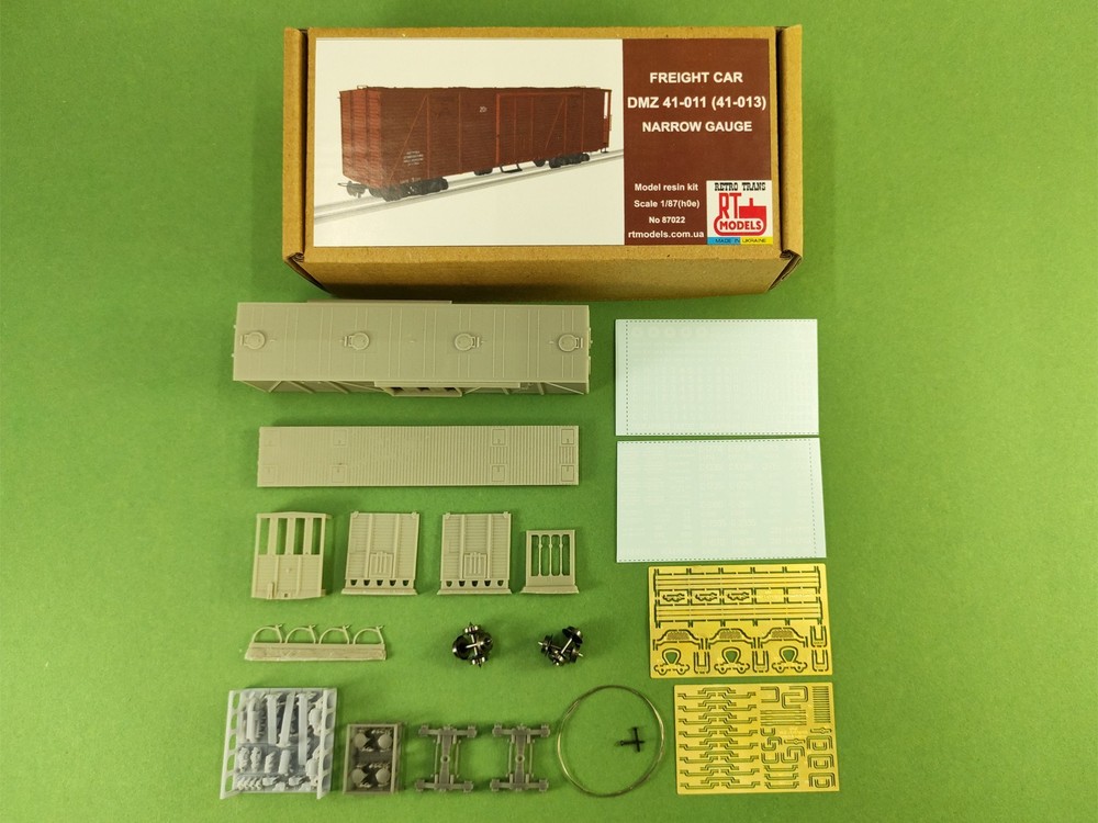 Freight car DMZ 41-011 (41-013) (h0e)