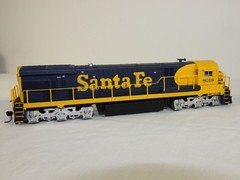 HO BLI Paragon 2 sound DC/DCC GE C30-7 ATSF #8018 Santa Fe classic blue/yellow