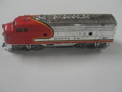HO Bachman Santa Fe F9 307 In Chrome