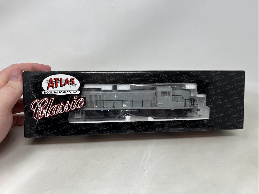 HO ATLAS 8450 ALCO RS-3 LOCOMOTIVE UNDECORATED NOS